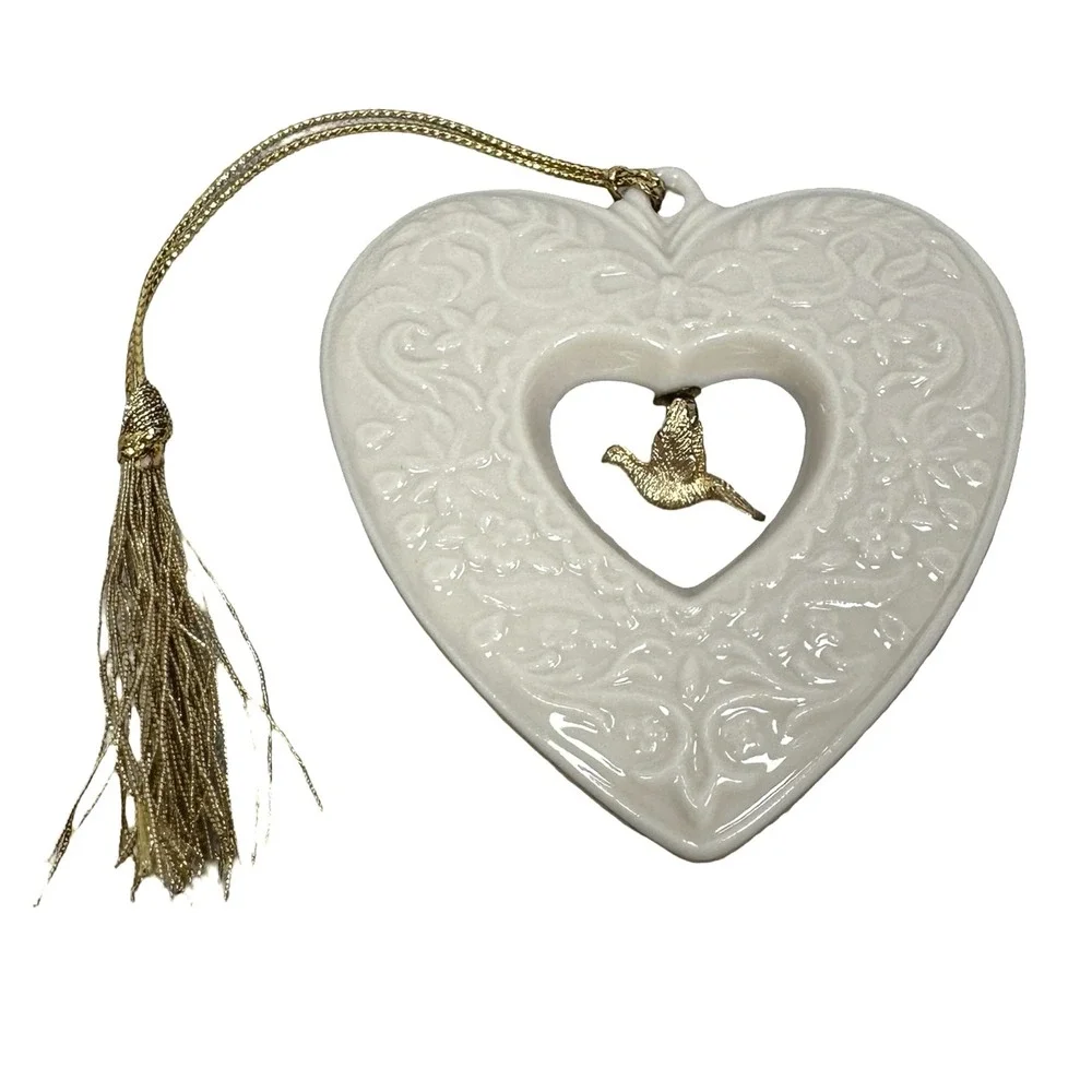 Lenox China Holiday Charm Collection Heart Ornament Ivory Gold Bird Tassel Box